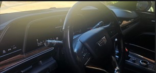 Used 2021 Cadillac Escalade ESV Premium Luxury w/ Performance Package AWD/4WD image 5