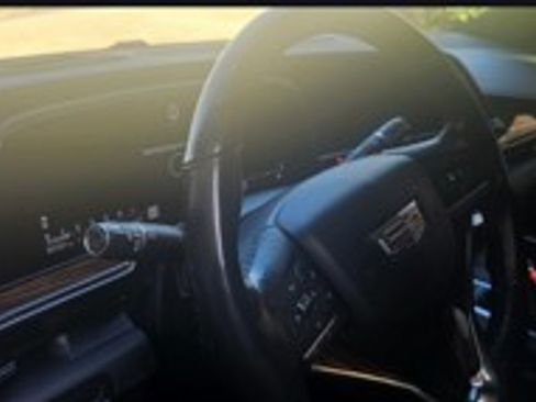 Used 2021 Cadillac Escalade ESV Premium Luxury w/ Performance Package AWD/4WD image 5