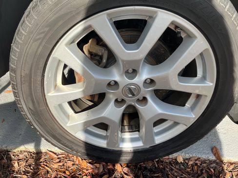 Used 2011 Nissan Rogue SV w/ SL Pkg image 16