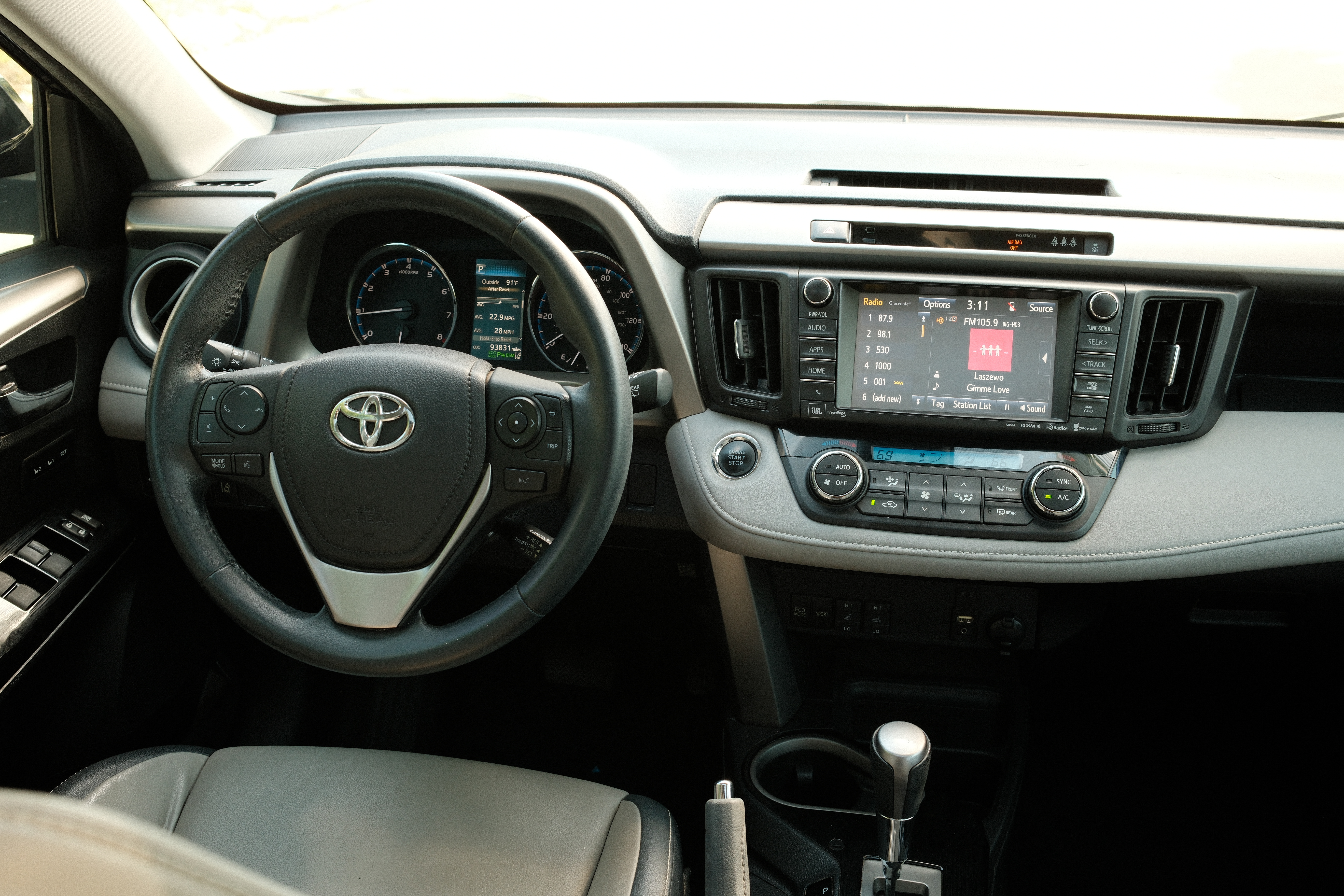 Used 2017 Toyota RAV4 Limited w/ Advanced Technology Package FWD image 15
