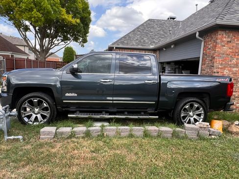 Used 2018 Chevrolet Silverado 1500 High Country AWD/4WD image 6