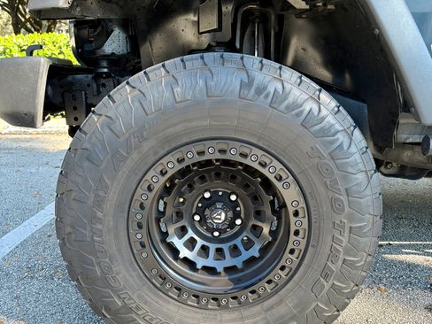 Used 2008 Jeep Wrangler Unlimited X image 4