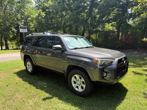 Used 2018 Toyota 4Runner SR5 Premium AWD/4WD image 8