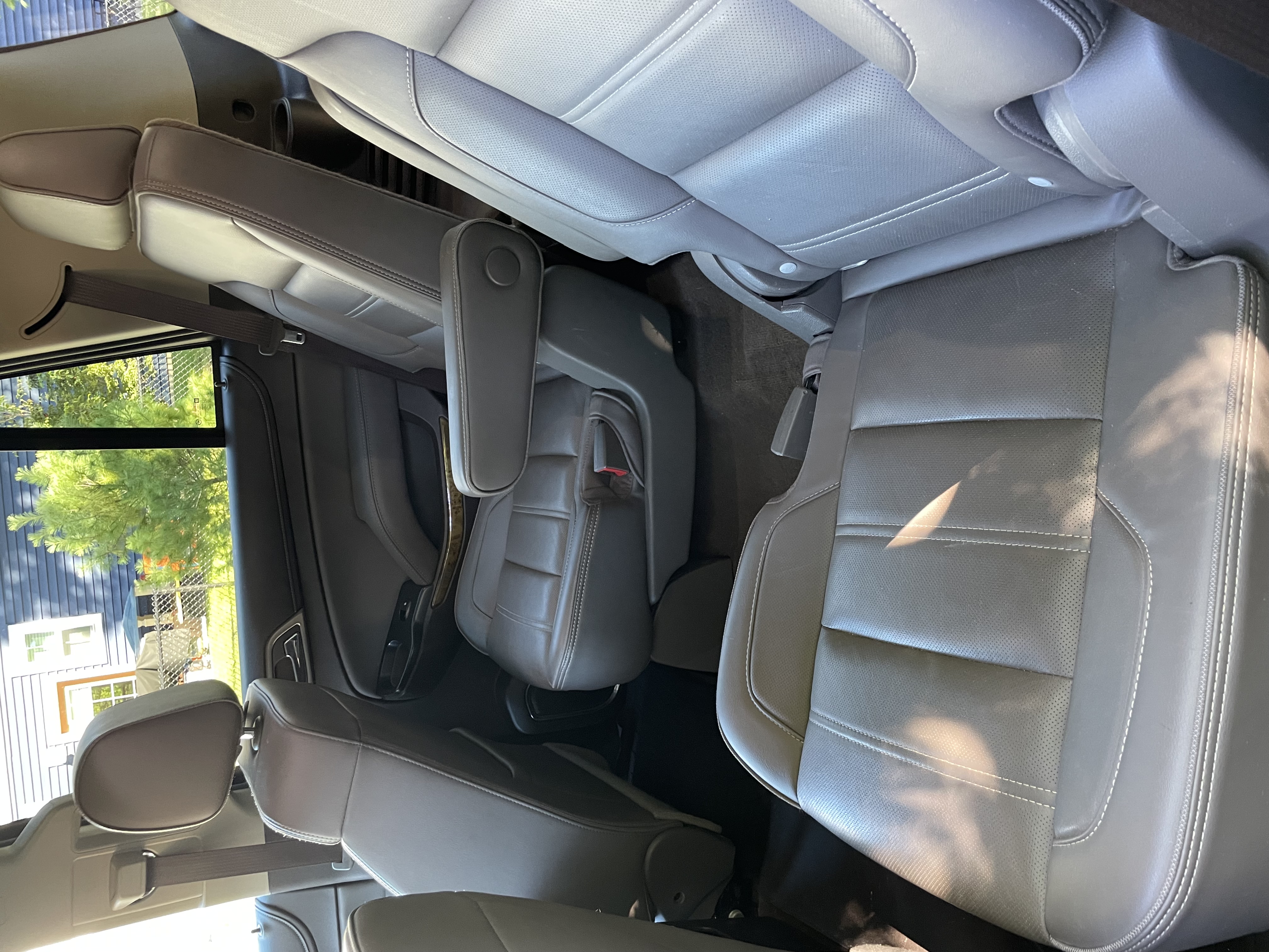 Used 2017 GMC Yukon Denali w/ Open Road Package AWD/4WD image 11