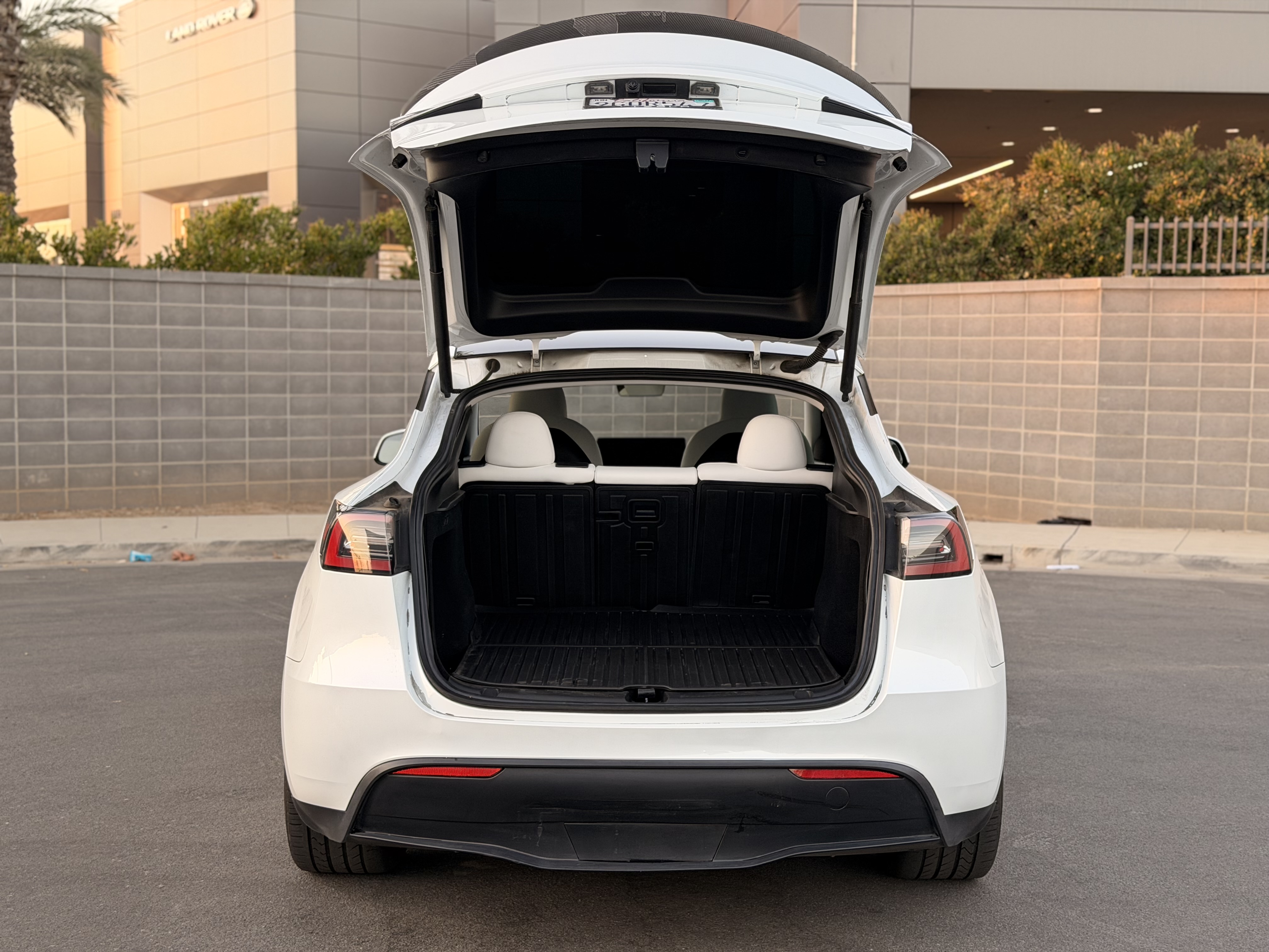 Used 2023 Tesla Model Y Performance AWD/4WD image 11