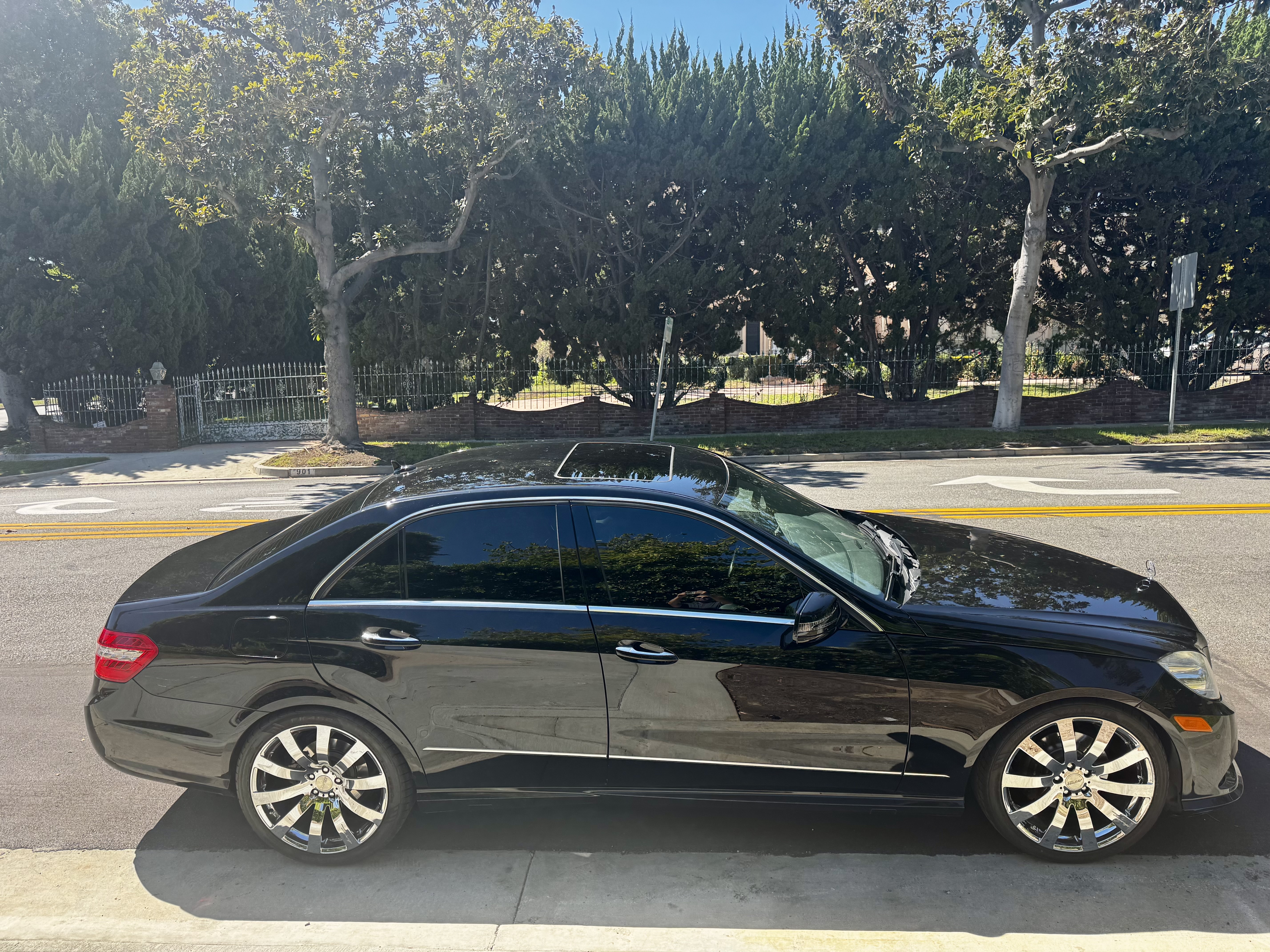 Used 2010 Mercedes-Benz E 350 Sedan image 14