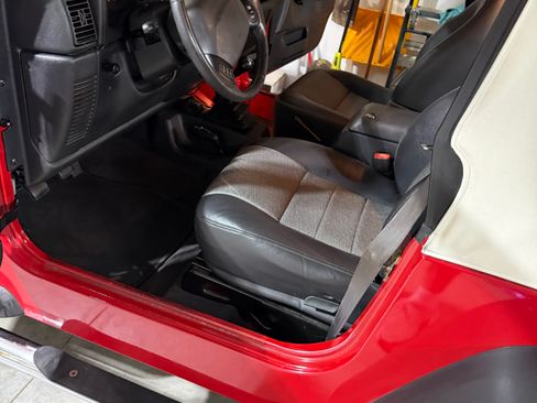 Used 2000 Jeep Wrangler Sport AWD/4WD image 8