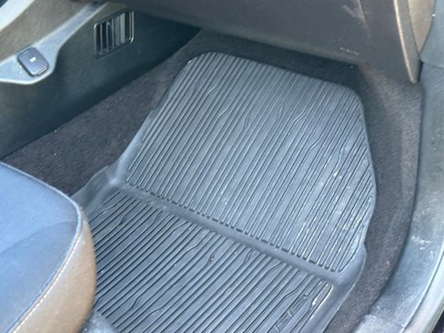 Used 2019 Ford Edge SE w/ Cargo Accessory Package FWD image 8