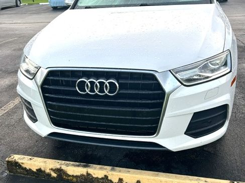 Used 2017 Audi Q3 2.0T Premium w/ Convenience Package FWD image 4