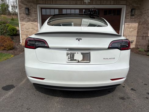 Used 2022 Tesla Model 3 Performance image 5