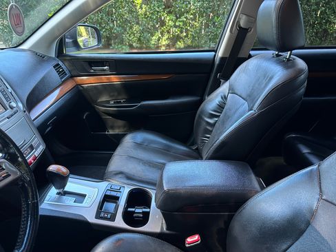 Used 2014 Subaru Outback 2.5i Limited w/ Moonroof Package image 2