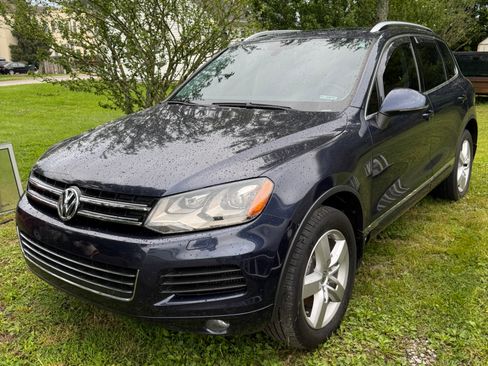 Used 2014 Volkswagen Touareg Executive AWD/4WD image 16