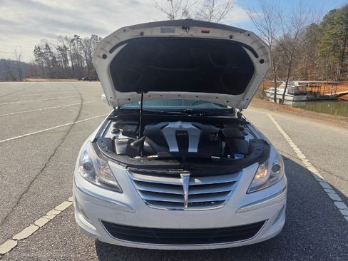 Used 2014 Hyundai Genesis 3.8 image 21