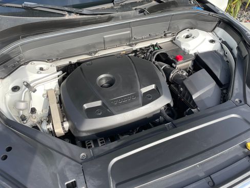 Used 2018 Volvo XC90 T5 Momentum w/ Convenience Package image 15