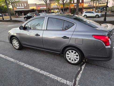 Used 2019 Nissan Versa S Plus image 11