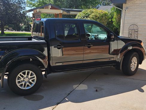 Used 2019 Nissan Frontier SV w/ Value Truck Package AWD/4WD image 6