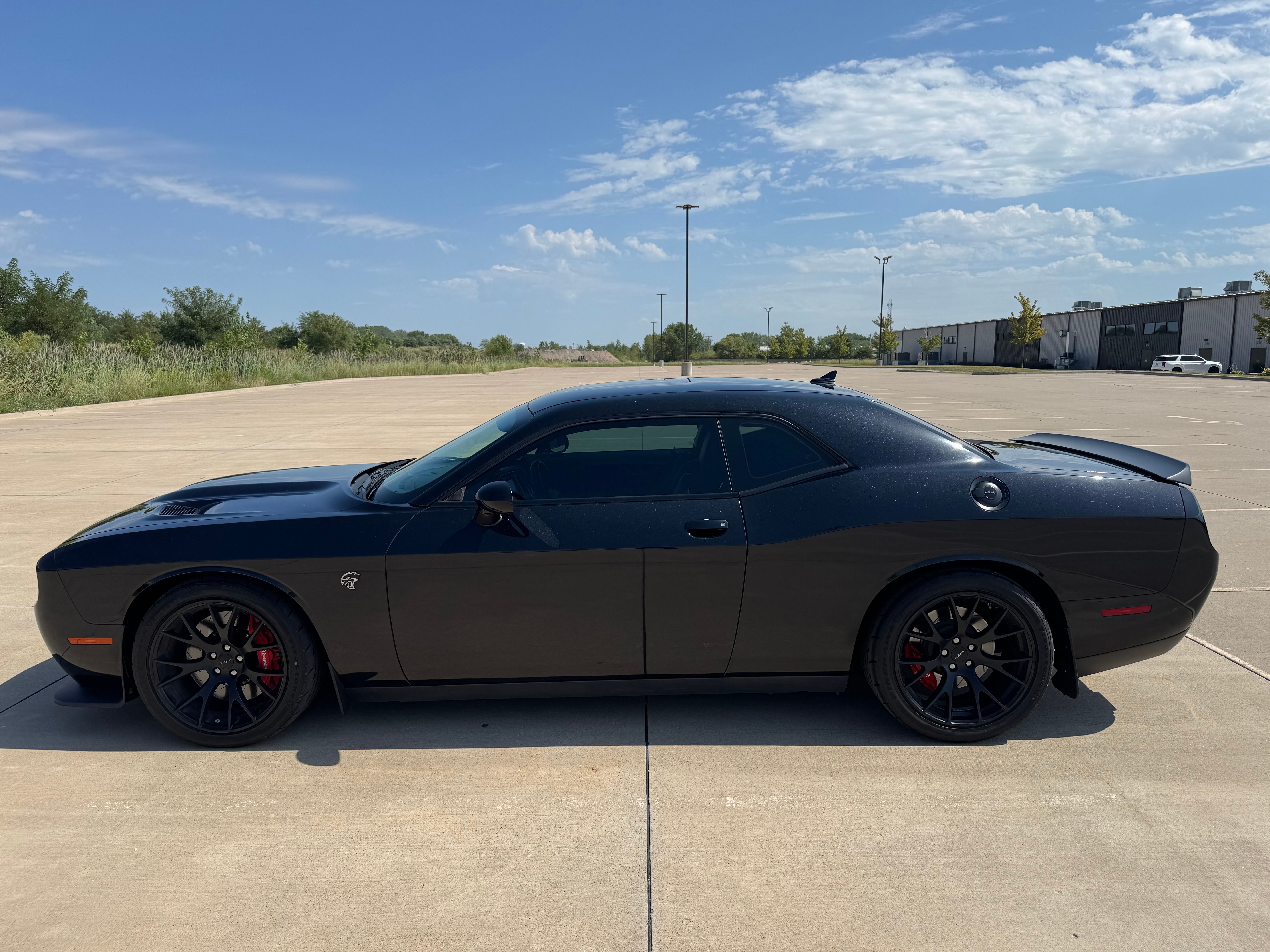 Used 2015 Dodge Challenger SRT Hellcat RWD image 1