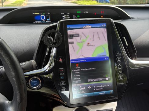 Used 2017 Toyota Prius Prime Premium FWD image 11