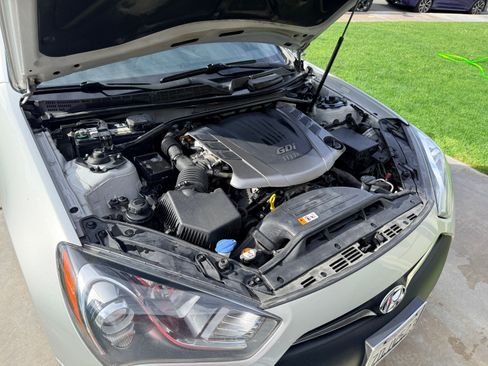 Used 2013 Hyundai Genesis 3.8 image 12