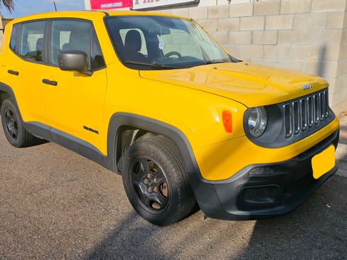 Used 2015 Jeep Renegade Sport w/ Power & Air Group image 4