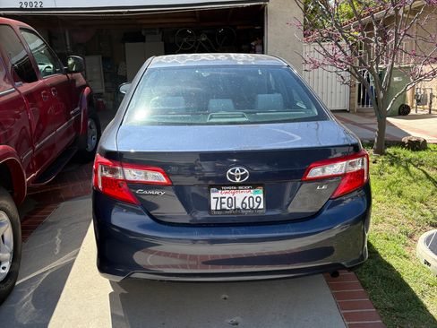 Used 2014 Toyota Camry LE image 4