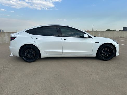 Used 2021 Tesla Model 3 Standard Range Plus RWD image 9