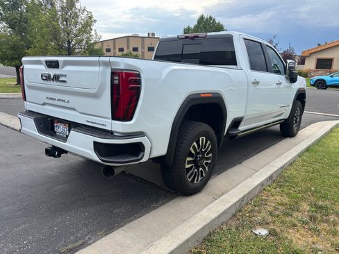 Used 2026 GMC Sierra 2500 Denali Ultimate w/ Max Trailering Package AWD/4WD image 4