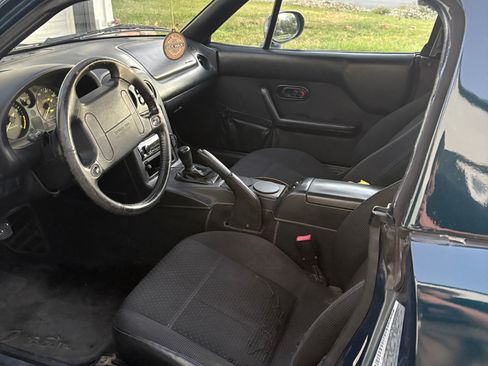 Used 1997 MAZDA MX-5 Miata image 10