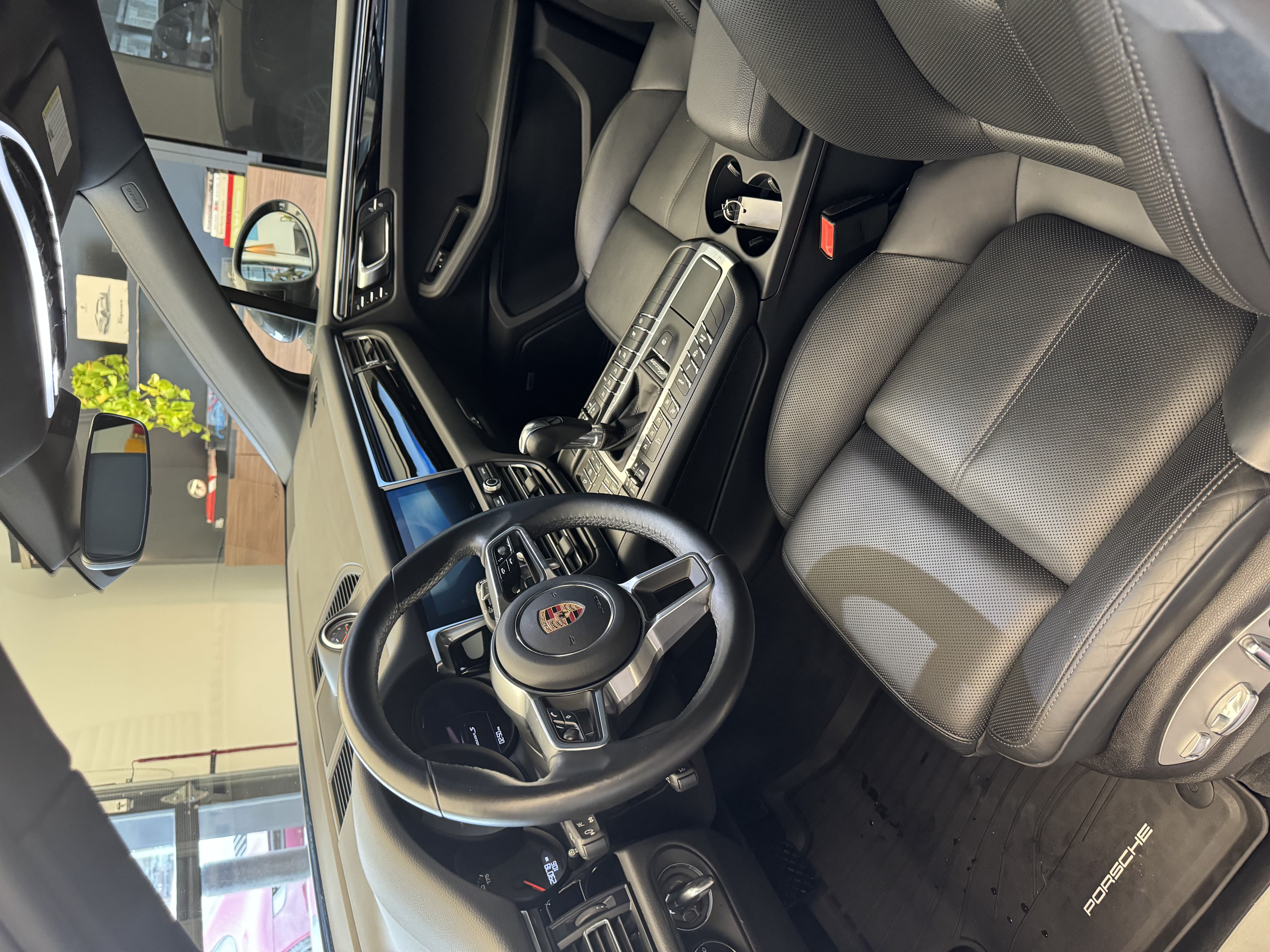 Used 2020 Porsche Macan S AWD/4WD image 6