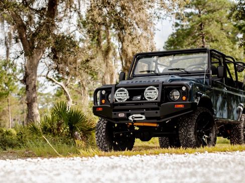 Used 1997 Land Rover Defender 90 AWD/4WD image 2