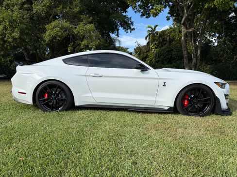 Used 2022 Ford Mustang Shelby GT500 w/ Technology Package image 4