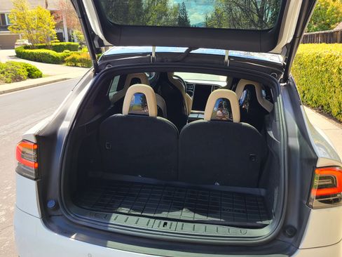 Used 2016 Tesla Model X 75D image 16