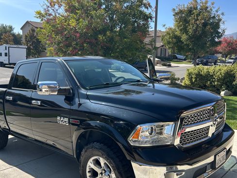 Used 2015 RAM 1500 Laramie w/ Convenience Group image 2