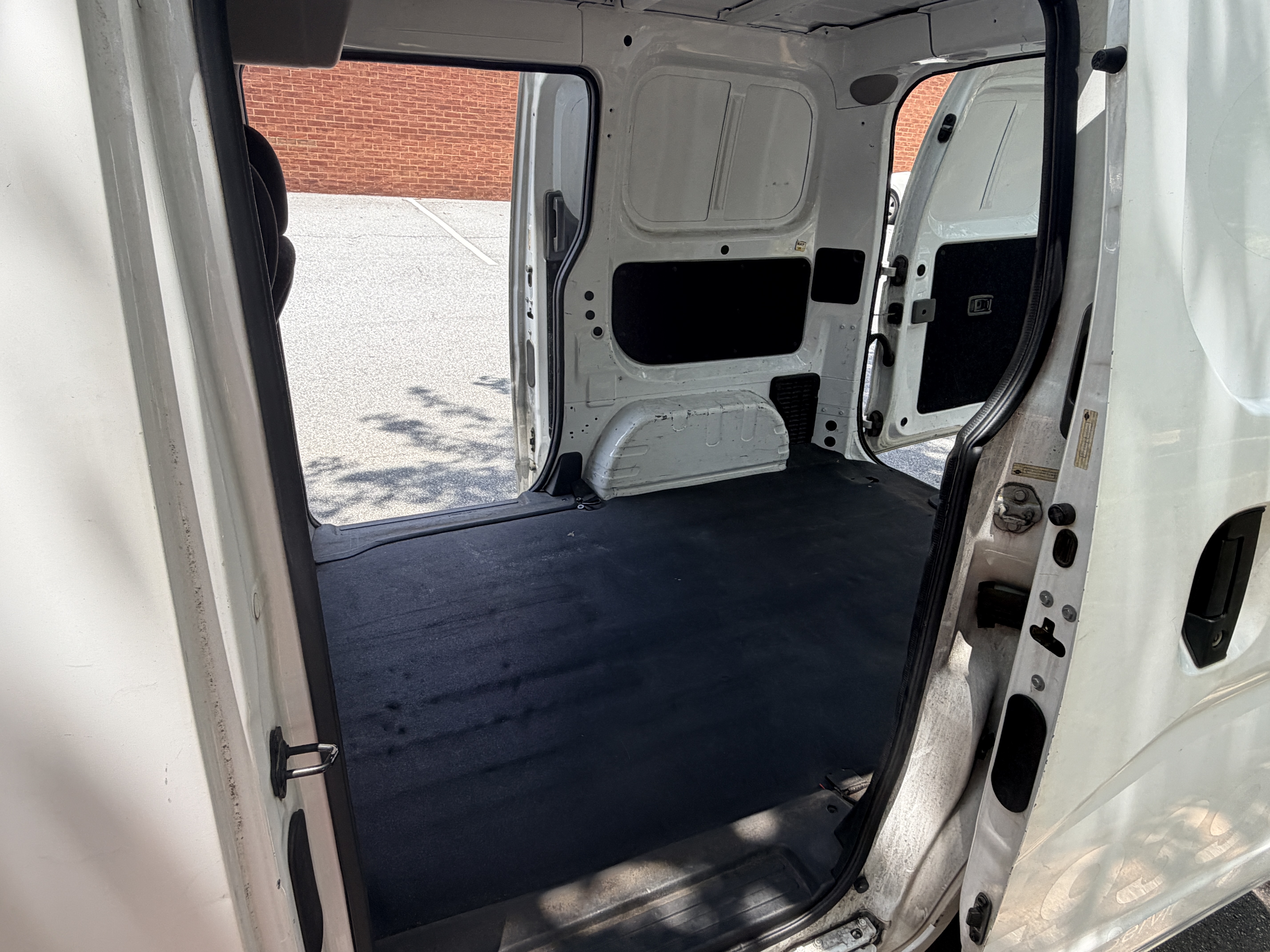 Used 2015 Nissan NV200 S FWD image 5