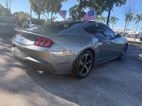 Used 2025 Ford Mustang Premium image 5