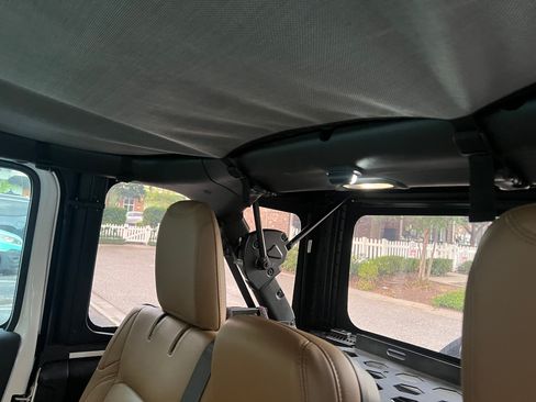 Used 2023 Jeep Wrangler Unlimited Sahara AWD/4WD image 15