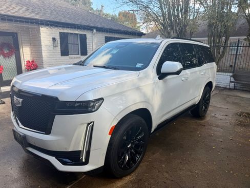 Used 2021 Cadillac Escalade Sport Platinum w/ LPO, ONYX Package image 13