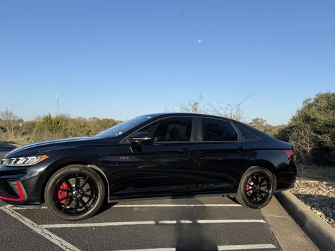 Used 2025 Volkswagen Jetta GLI Autobahn image 6