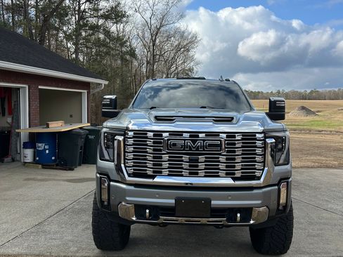 Used 2024 GMC Sierra 2500 Denali w/ Denali Reserve Package image 2