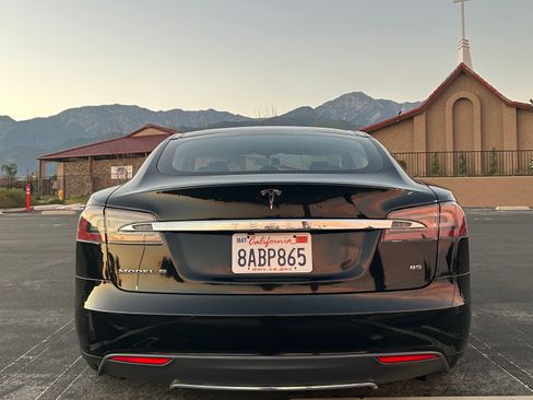 Used 2014 Tesla Model S Sedan 4D image 9