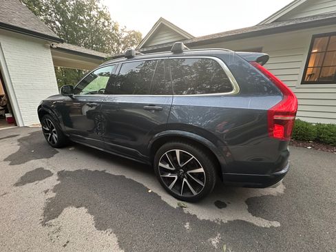 Used 2020 Volvo XC90 T6 Momentum AWD/4WD image 2