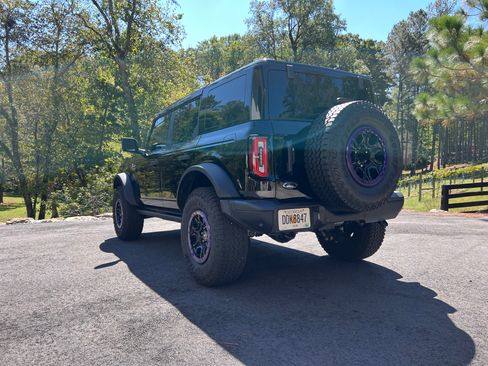 Used 2025 Ford Bronco Badlands image 4