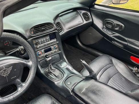 Used 1999 Chevrolet Corvette Coupe w/ Roof Pkg RWD image 12