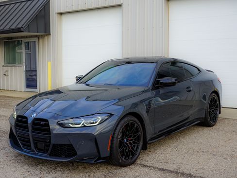 Used 2022 BMW M4 xDrive Competition w/ Executive Package AWD/4WD image 2