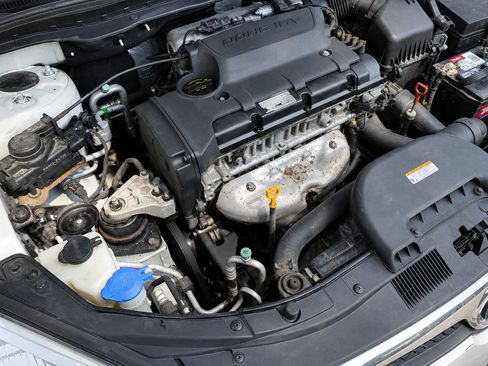 Used 2010 Hyundai Elantra SE w/ Popular Equipment Pkg 2 FWD image 6