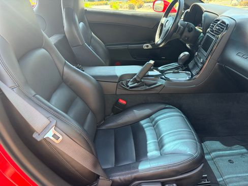 Used 2008 Chevrolet Corvette Coupe w/ Preferred Equipment Group RWD image 19