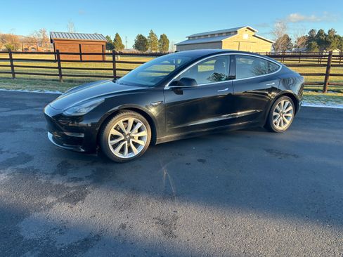 Used 2018 Tesla Model 3 Long Range image 1