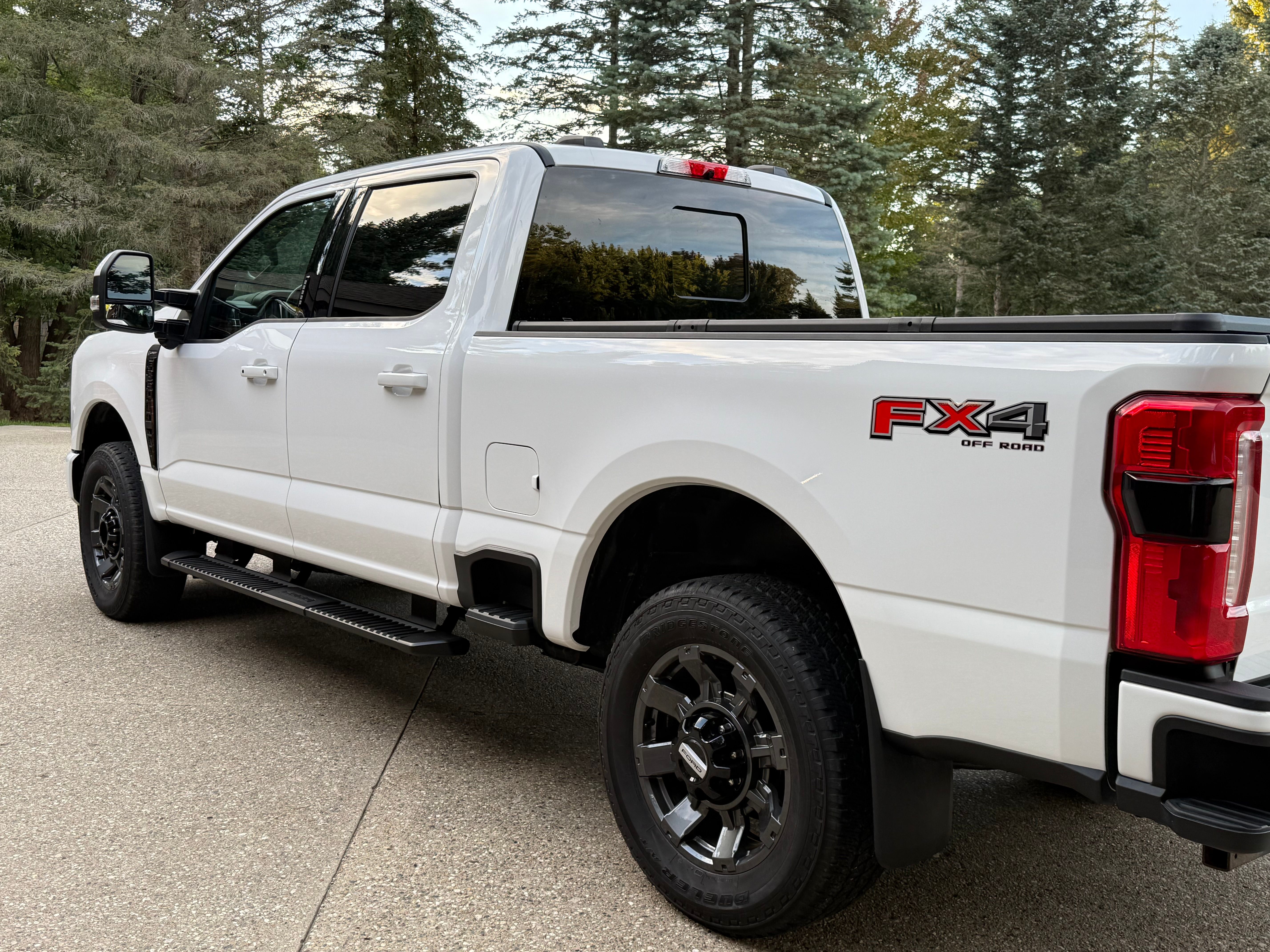 Used 2023 Ford F350 Lariat w/ Lariat Ultimate Package AWD/4WD image 2
