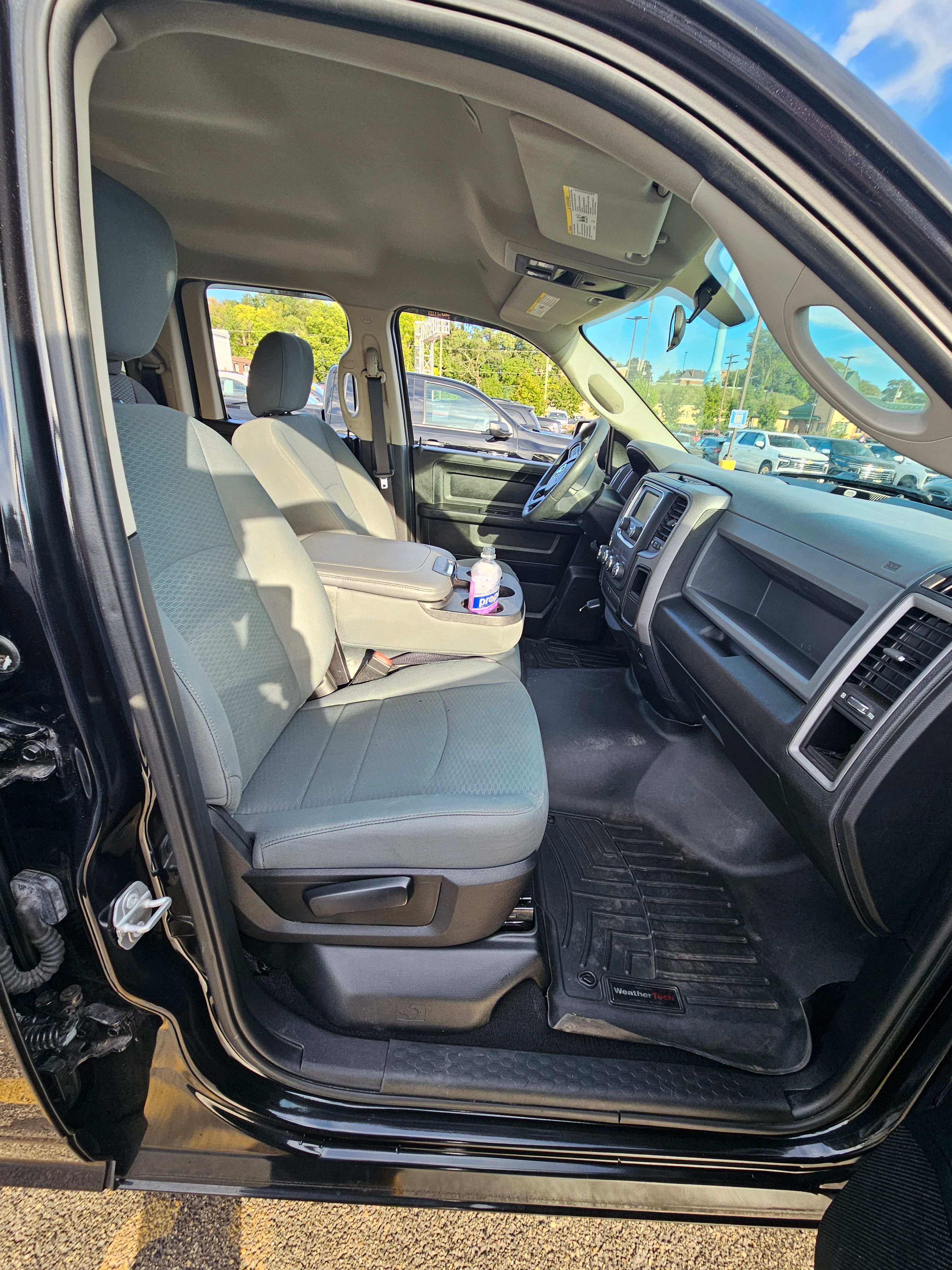 Used 2018 RAM 1500 Express w/ Express Value Package AWD/4WD image 25