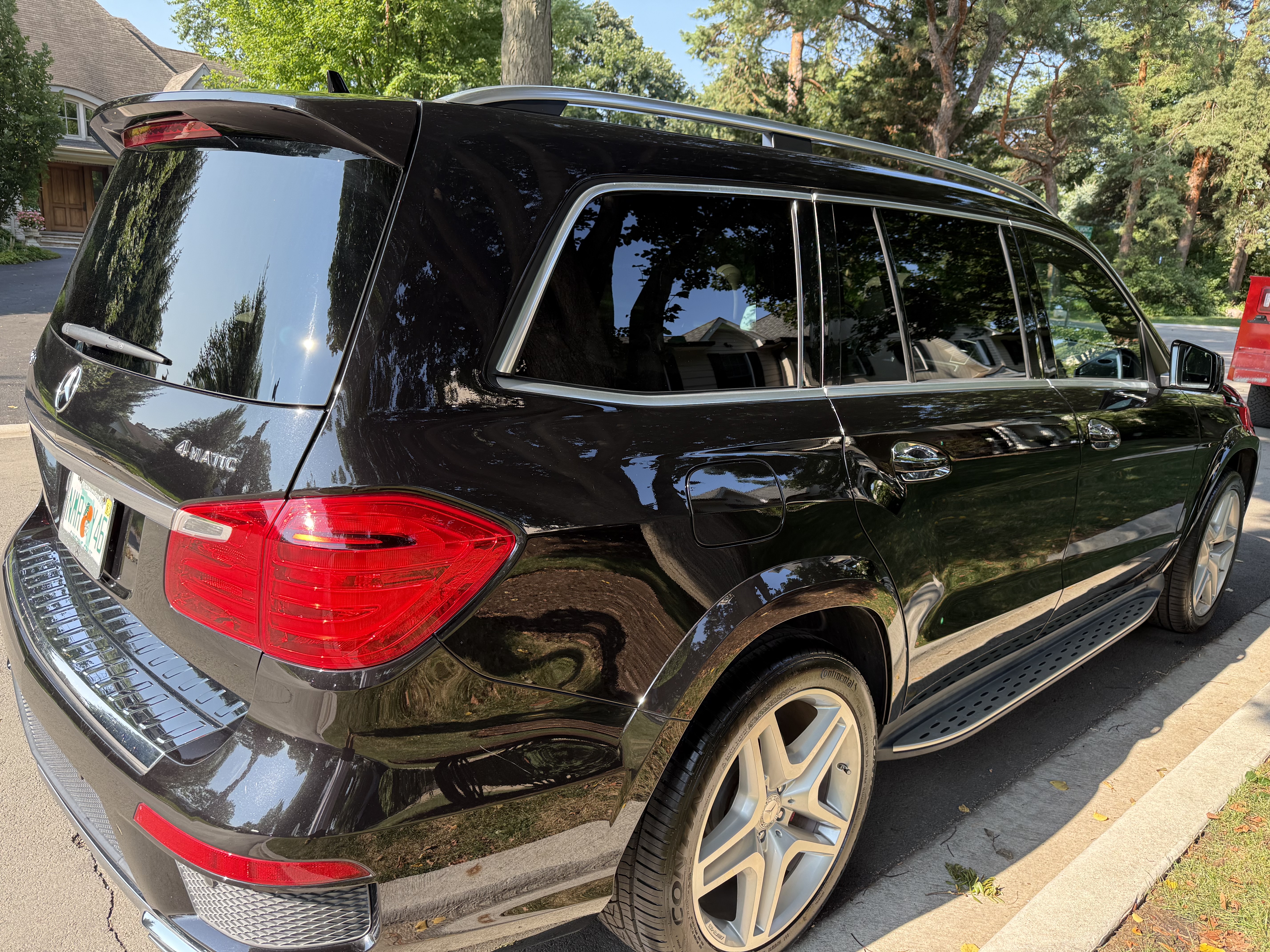 Used 2015 Mercedes-Benz GL 550 4MATIC image 5
